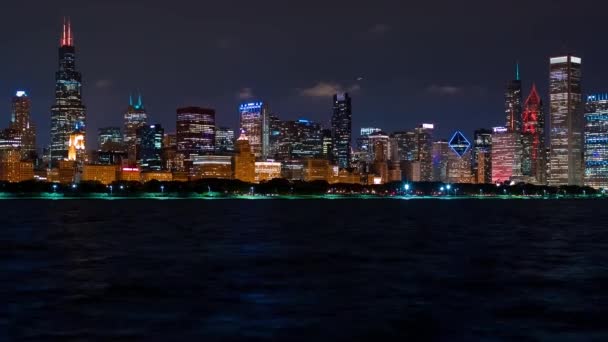 芝加哥摩天大楼在夜间的时间推移 — 图库视频影像
