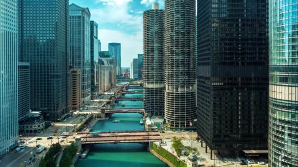 A forgalom mentén a Chicago Riverfront Time-lapse — Stock videók