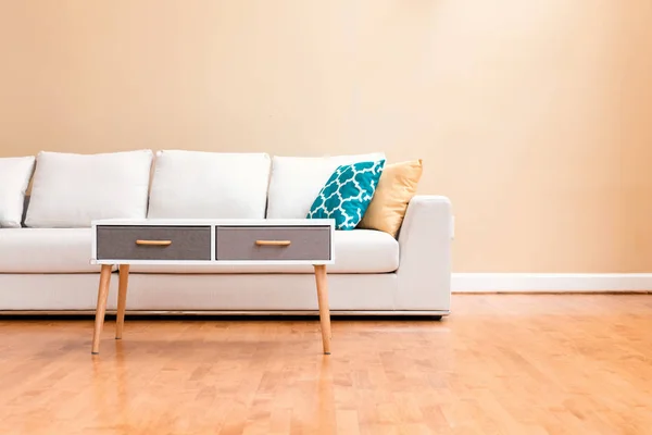 White couch in a large luxury home — Stock Photo, Image