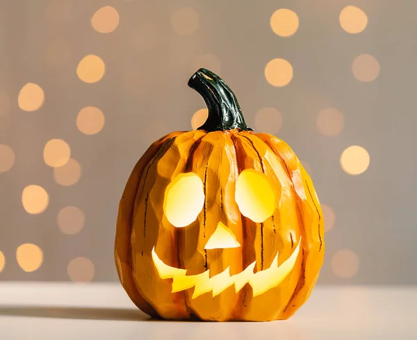 Halloween pumpa med skinande ljus — Stockfoto