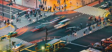 Rating Shibuya, Tokyo, Japonya içinde bir ntersection haçlar