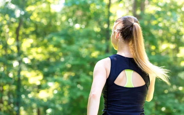 運動若い女性ジョギング — ストック写真