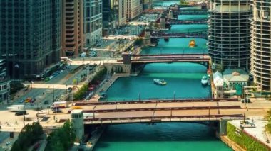Chicago Riverfront boyunca trafik hızlandırılmış