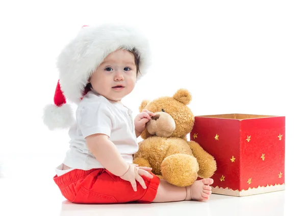 Bambino con una scatola regalo di Natale — Foto Stock