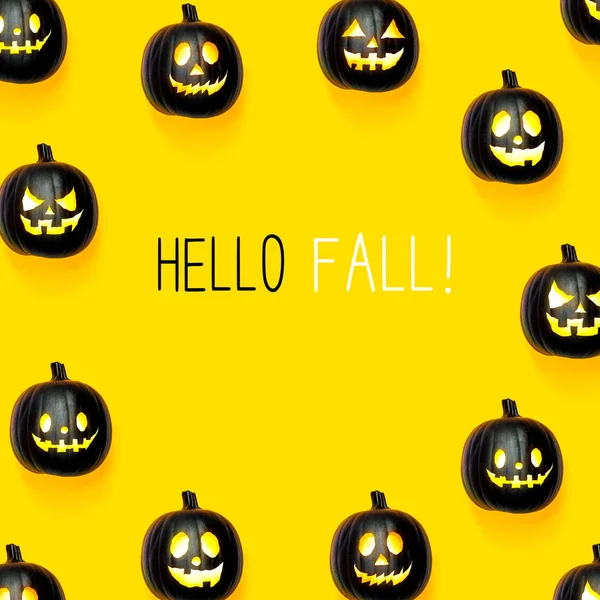 Hola otoño con calabazas negras —  Fotos de Stock