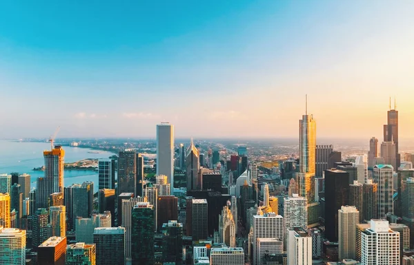 Chicago skyline paesaggio urbano verso il tramonto — Foto Stock