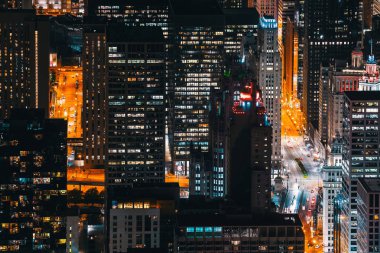 gece Chicago gökdelenler