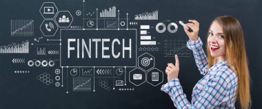 Genç kadın ile fintech