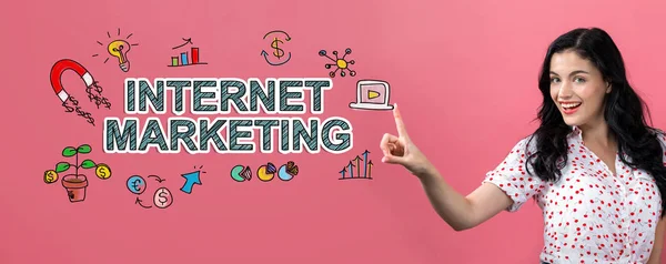 Internet Marketing med ung kvinna — Stockfoto