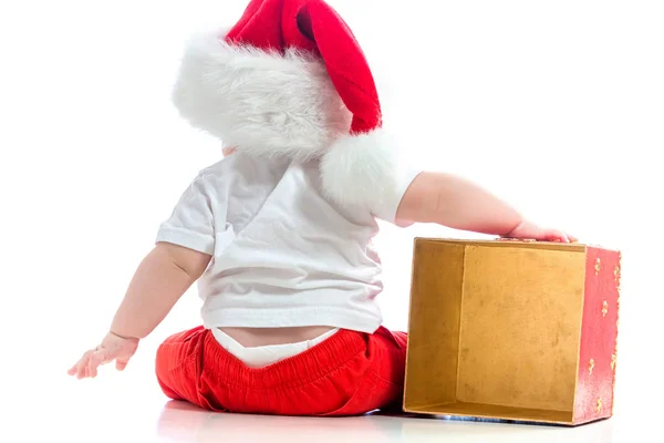 Junge mit einer Weihnachtsgeschenkbox — Stockfoto