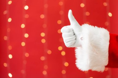 Santa veren başparmak yukarı