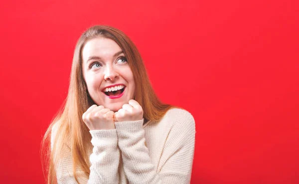 Felice speranzosa giovane donna desiderosa — Foto Stock