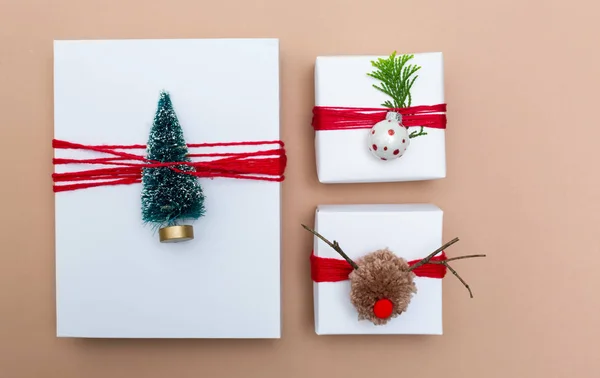 Verscheidenheid van kerst geschenkdozen — Stockfoto