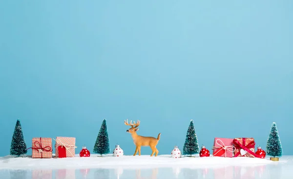 Tema navideño con renos —  Fotos de Stock