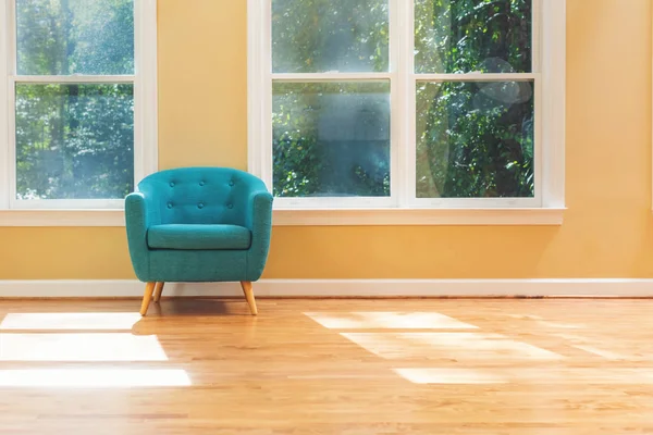 Stuhl in einem großen Haus — Stockfoto