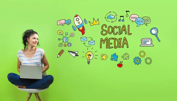 Sociale Media met jonge vrouw — Stockfoto