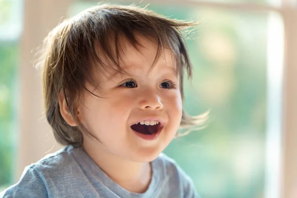 Chłopiec szczęśliwego malucha — Zdjęcie stockowe