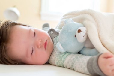 Uyuyan bir bebek