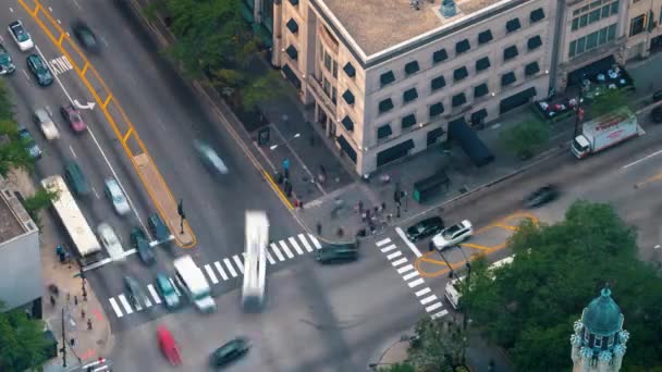 Time-lapse van een druk kruispunt van Chicago — Stockvideo