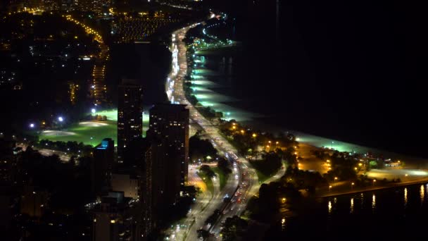 Чикаго вулиці вздовж озера Мічиган зверху — стокове відео