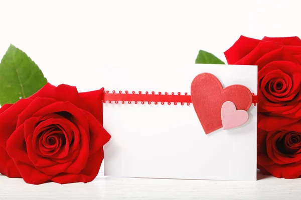 Het thema van het concept van het valentines dag met rozen — Stockfoto