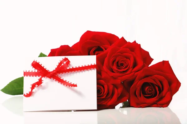 Het thema van het concept van het valentines dag met rozen — Stockfoto