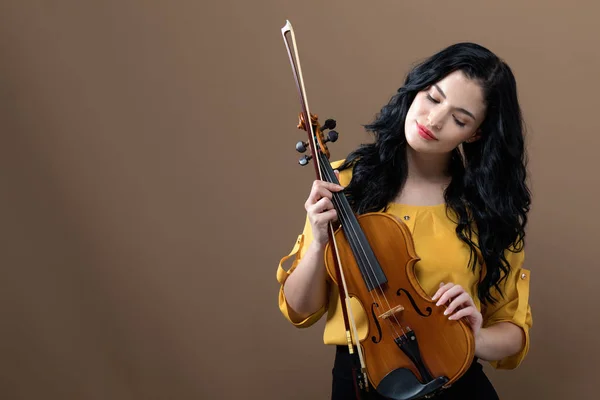 Jovem com um violino — Fotografia de Stock