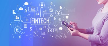 Fintech tema ile bir tablet kullanan kadın