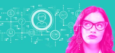 Müşteri Hizmetleri 24 saat genç iş kadını ile haftada 7 gün