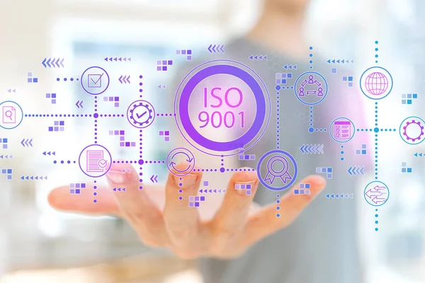 ISO 9001 con giovane — Foto Stock