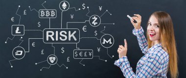 Cryptocurrency ICO risk tema genç kadınla