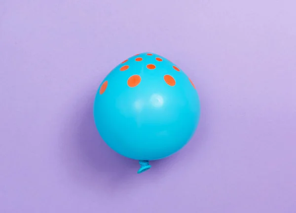 Party-Ballon auf weißem Hintergrund — Stockfoto