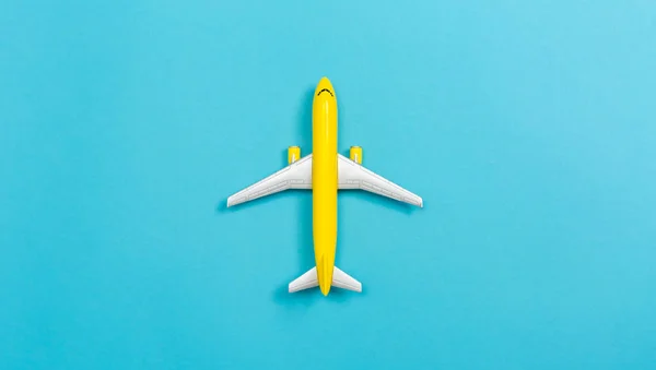 Bir oyuncak uçak — Stok fotoğraf
