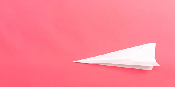 Ein Papierflieger — Stockfoto