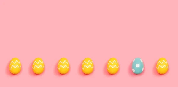 Um conceito único de ovo de Páscoa — Fotografia de Stock