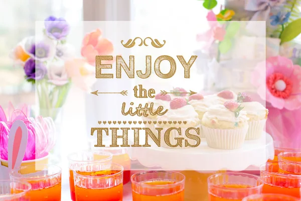 Enjoy the little things with dessert table — Stock Photo, Image