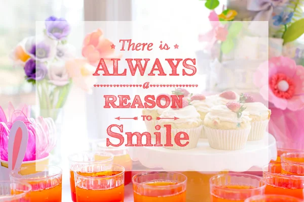Il y a toujours une raison de sourire avec la table à dessert — Photo