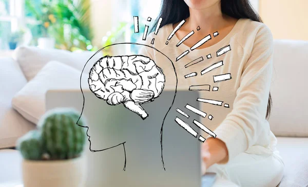 Hjärn illustration med kvinna som använder sin bärbara dator — Stockfoto