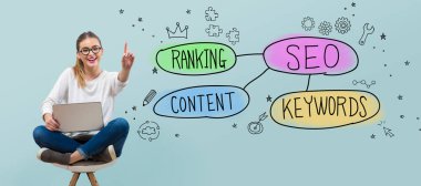 Genç kadın ile SEO kavramı