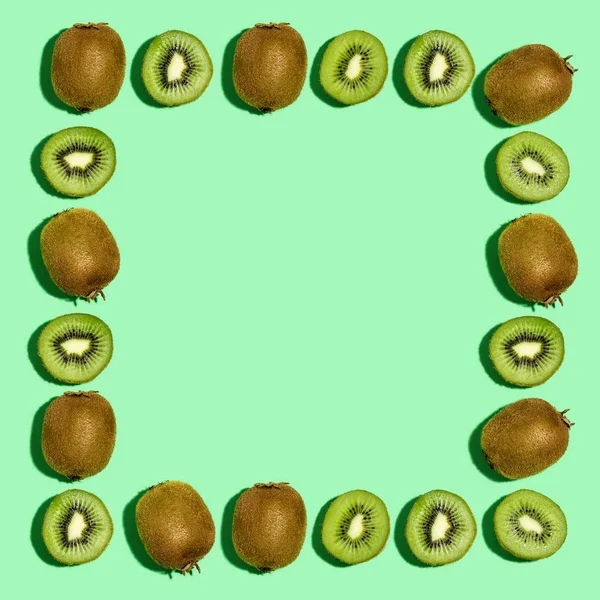 Vierkant frame van kiwi vruchten — Stockfoto