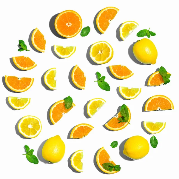 Collection of oranges and lemons — Stock Photo, Image