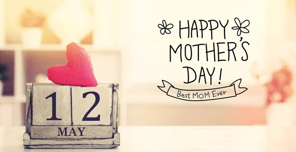 12. Mai fröhliche Muttertagsbotschaft mit Kalender — Stockfoto