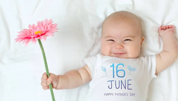 Mensaje del Día de los Padres con la niña —  Fotos de Stock