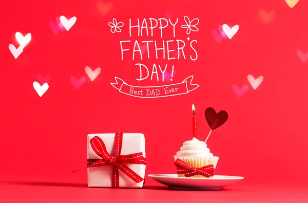 Mensaje del Día de los Padres con cupcake y corazón —  Fotos de Stock