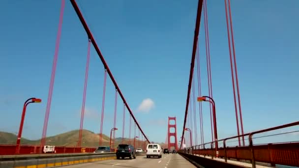 Cruzando el Puente Golden Gate en San Francisco — Vídeos de Stock