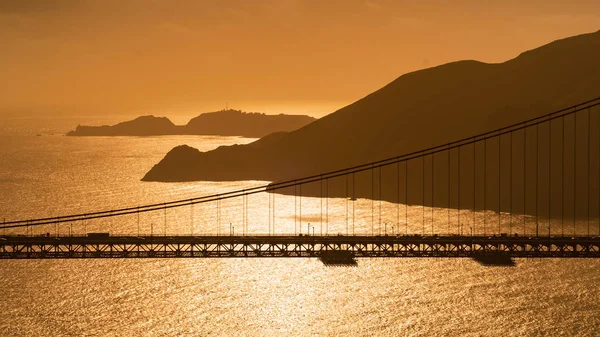 Вид с воздуха на мост Золотые Ворота в Сан-Франциско — стоковое фото