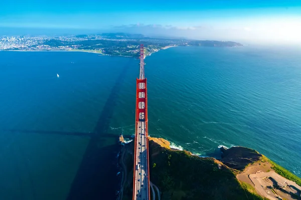 San Francisco 'daki Golden Gate Köprüsü 'nün havadan görünümü — Stok fotoğraf