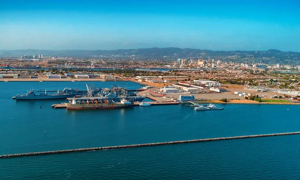 San Francisco Körfezinde gemiler