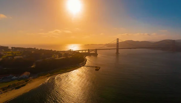 Luchtfoto van de Golden Gate Bridge in San Francisco — Stockfoto