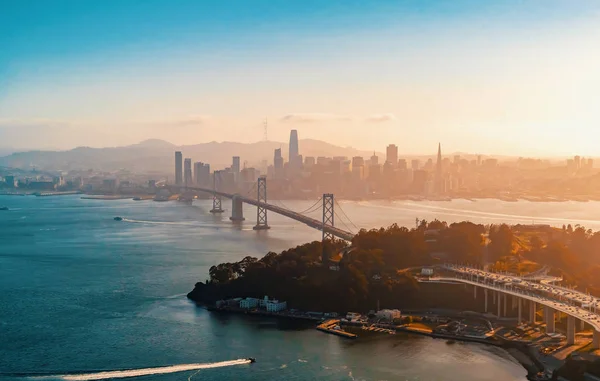 San Francisco 'da Bay Köprüsü 'nün havadan görünümü — Stok fotoğraf